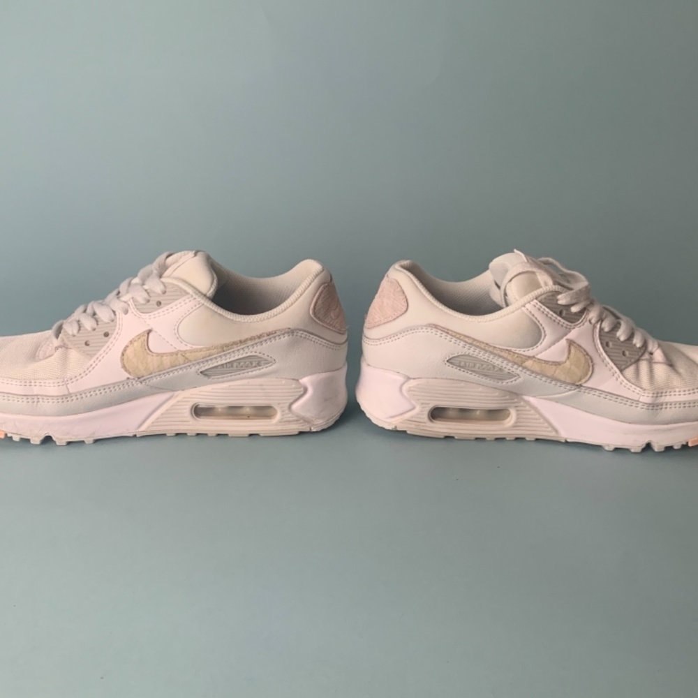 Nike Air Max 90 SE Women's Summit White Size 8 - Picture 4 of 10